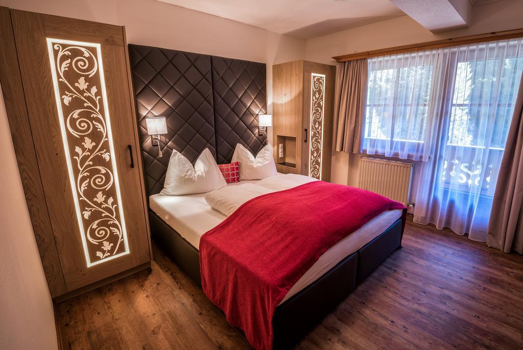 Hotel-Appartement Ferienhof جيرلوس المظهر الخارجي الصورة